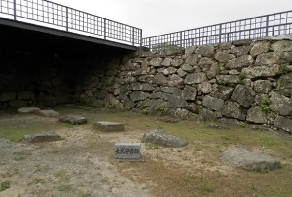 武骨な黒田福岡城に客寄せパンダ的な復元天守閣は似合わない
