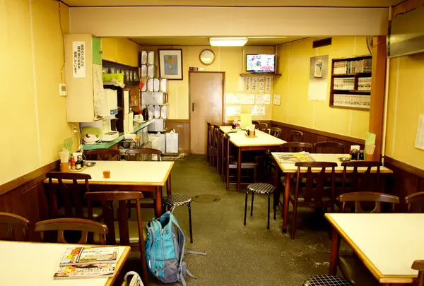店内では優しい店主夫婦が迎えてくれます^^