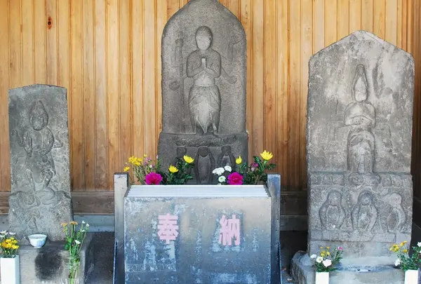 橘樹神社の古い庚申塔