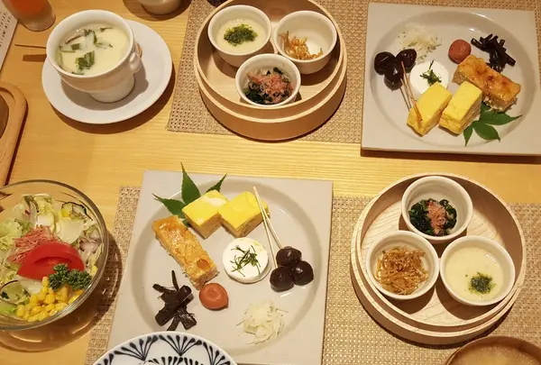 朝食