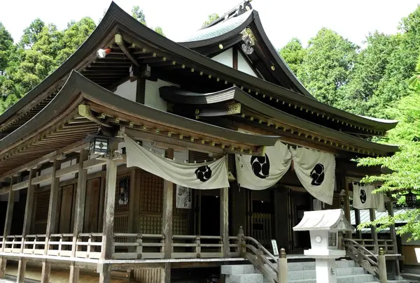 行満堂神霊殿