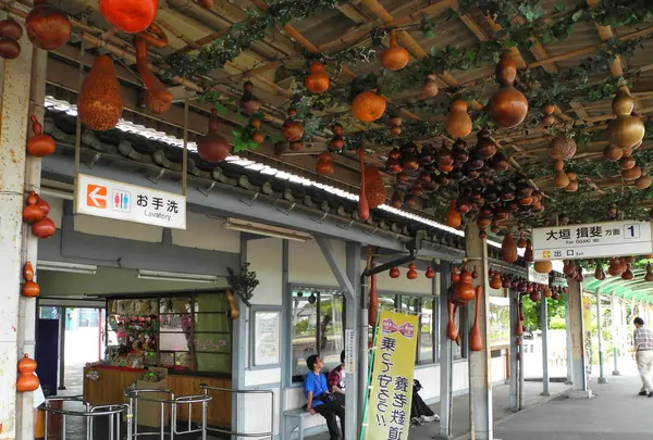 養老駅は瓢箪だらけ
