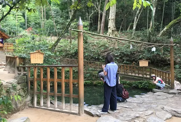 鏡の池