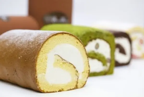 ロールケーキ（900円）