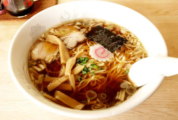 スタンダードな醤油ラーメン