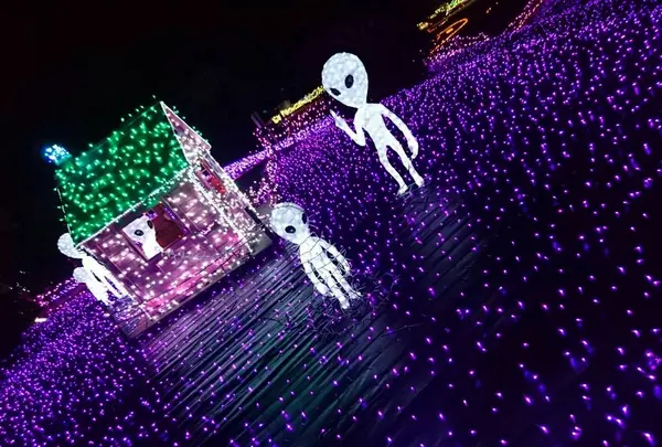 イルミネーション宇宙人
