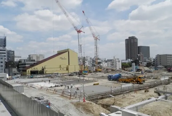ここが「もりのみやキューズモールＢＡＳＥ」の建設地にして日生球場が存在した場所
