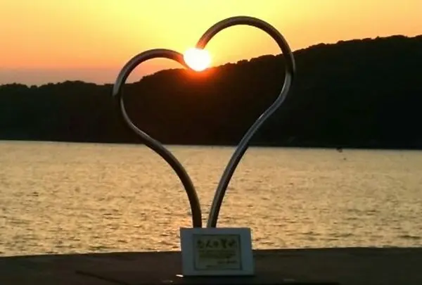 夕焼けと恋人の聖地