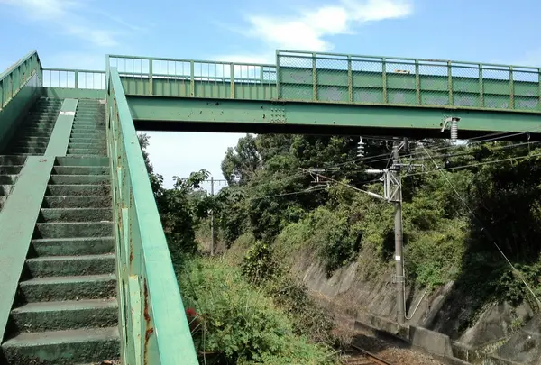 駅はまだ先ですが、、、