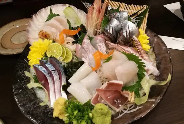 刺身盛り合わせ