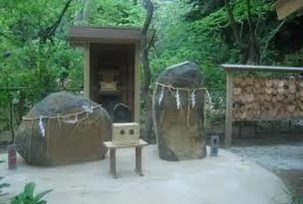 縁結び石