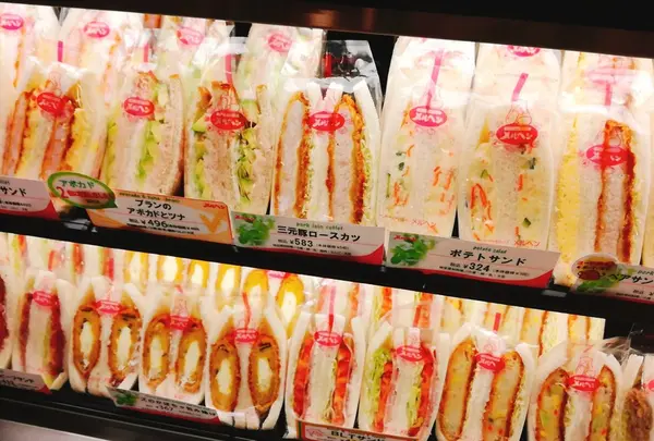 具だくさんのサンドイッチ