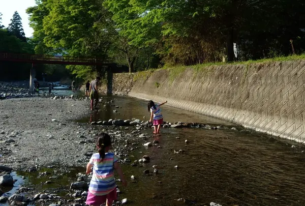 入間川で川遊び