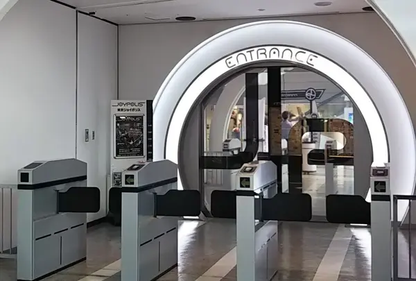 エントランスからワクワクする異空間