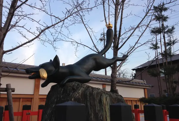 狐のこまいぬ