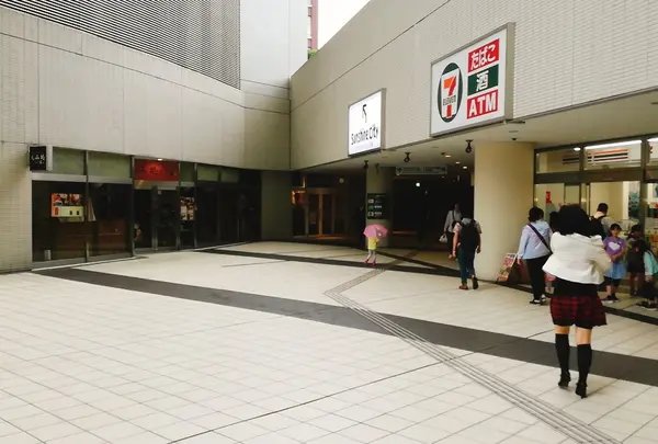 地下道でサンシャインシティまで濡れずにアクセス