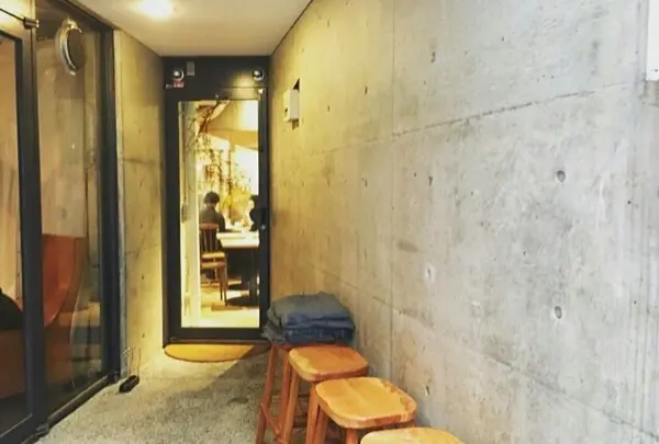 これがお店を外から撮った様子