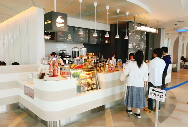 カフェ＆お土産コーナーもあり
