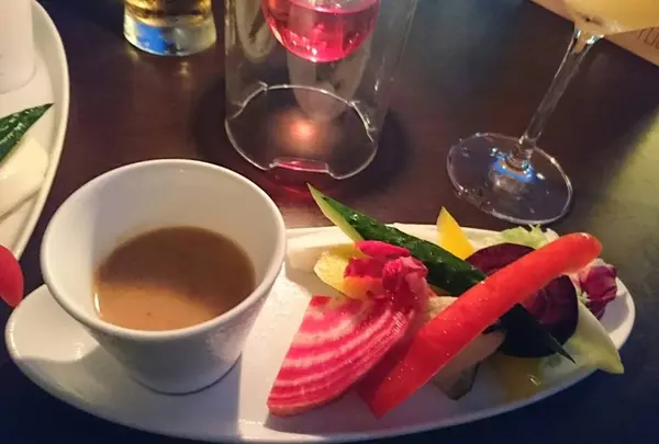 【ANTIPASTO】彩り豊かな野菜 特製バーニャカウダ 
