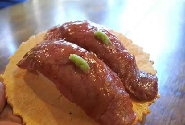 口の中で溶けますよ