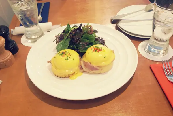 クラシックエッグベネディクト