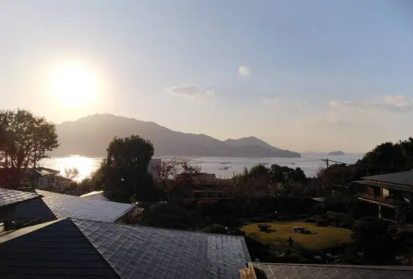 朝日。