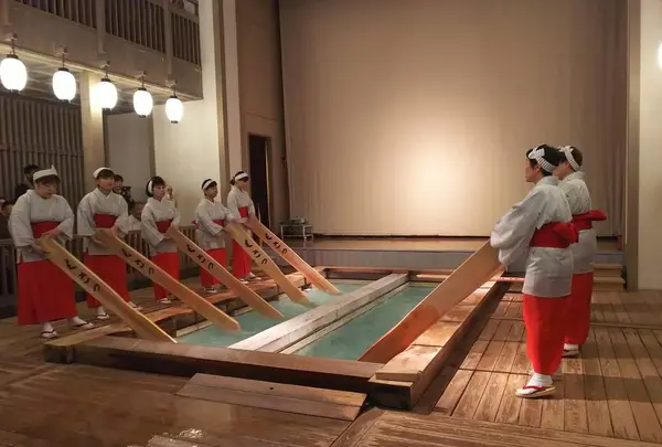 湯もみ娘の登場( ☆∀☆)