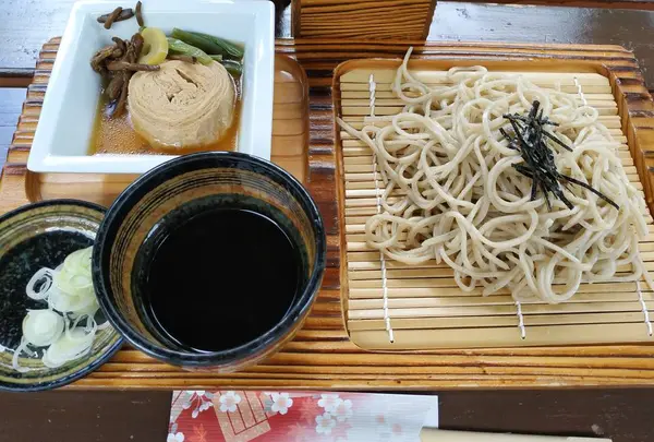 湯葉付きざる蕎麦