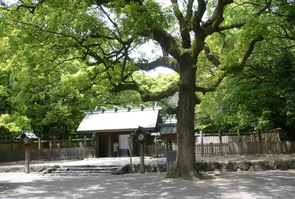 八剣宮