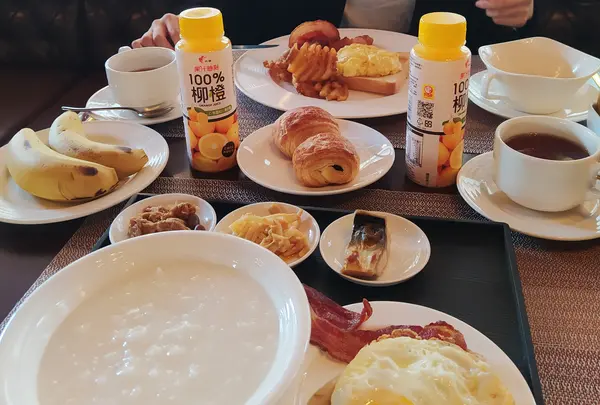 朝食付き