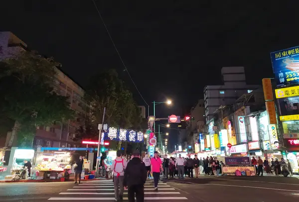 食べ物ばかりの夜市