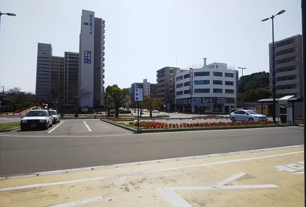 東郷駅前