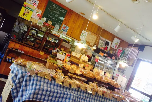 店内はたくさんのパン達が☆