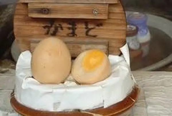 黒い温泉たまご