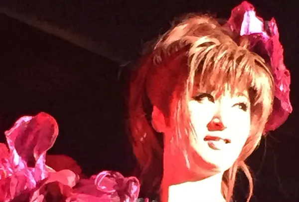 女性より美しい！