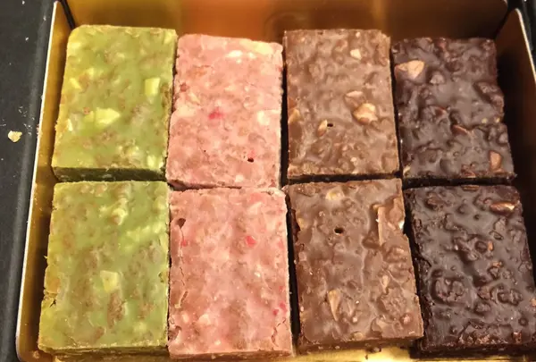 大谷の石畳のチョコを開けたところ