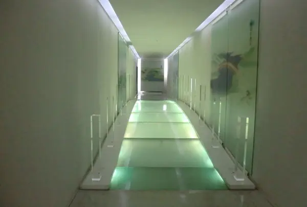 近代的な建物