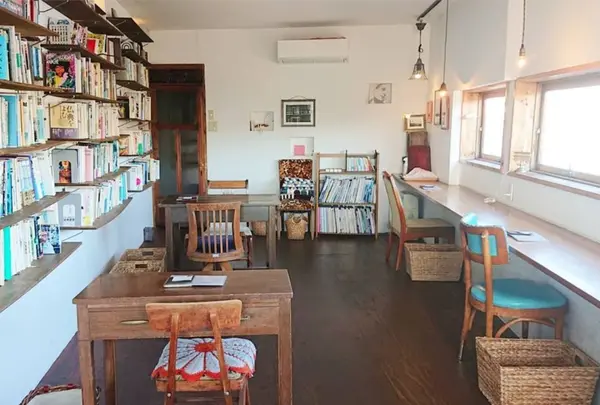 明るい店内