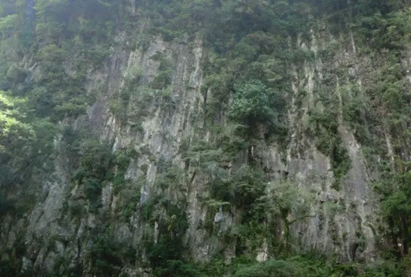 仙人の屏風岩