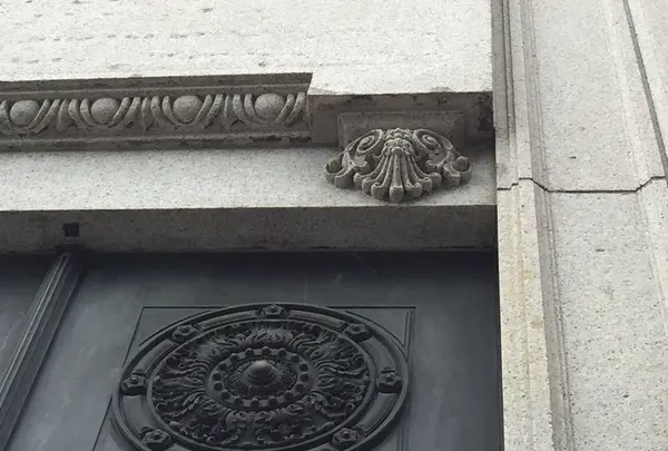 扉