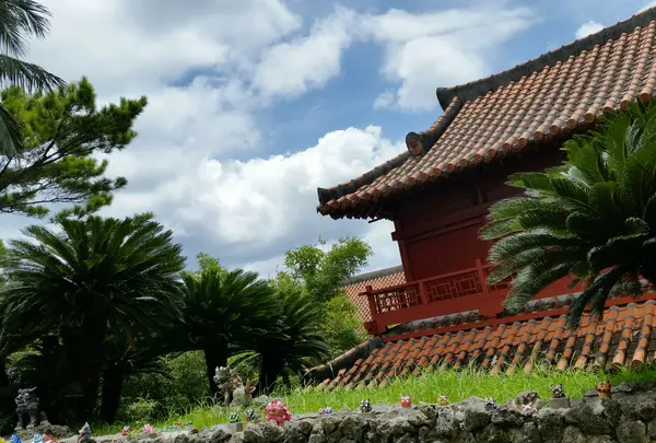 赤瓦屋根