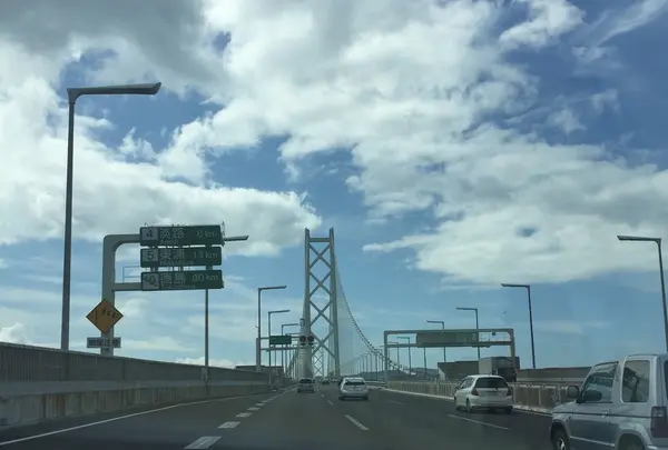 向こう岸に淡路島