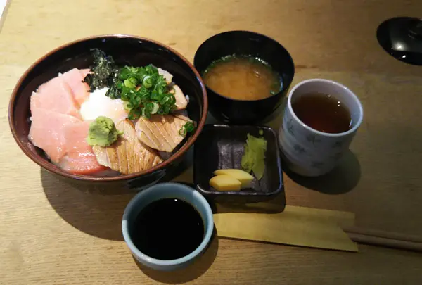 大トロ丼