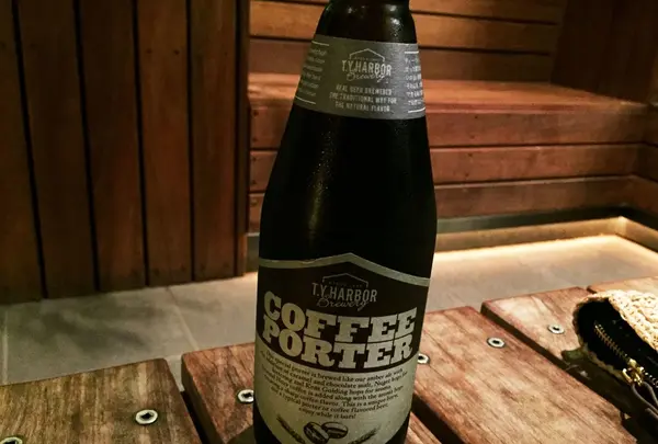 夜はアルコールも
