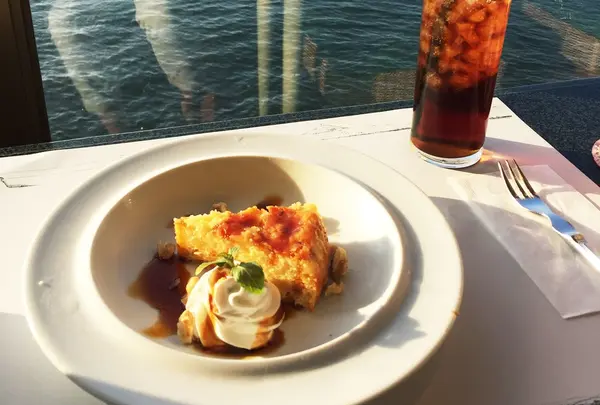 本日のデザートケーキセット