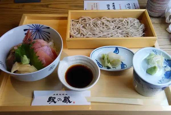 海鮮丼とおそばの膳