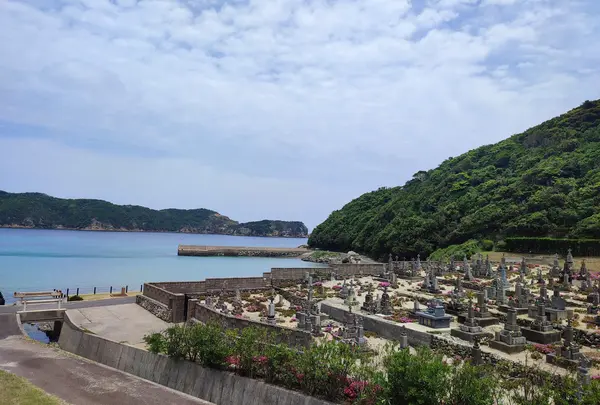 海岸の墓地