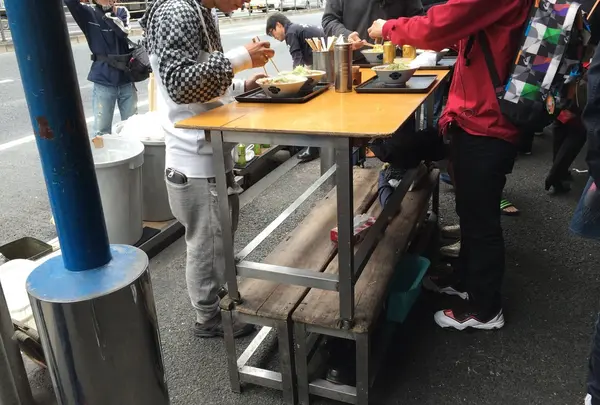 立ち食い