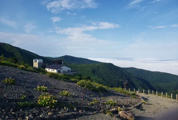お隣の山も綺麗