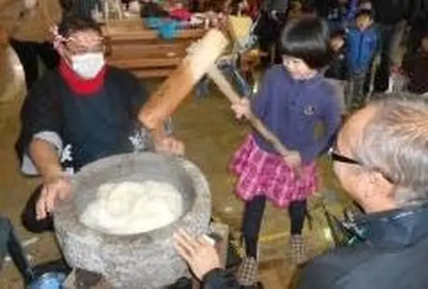 餅つき大会 2016年1月2日～3日、9日～11日